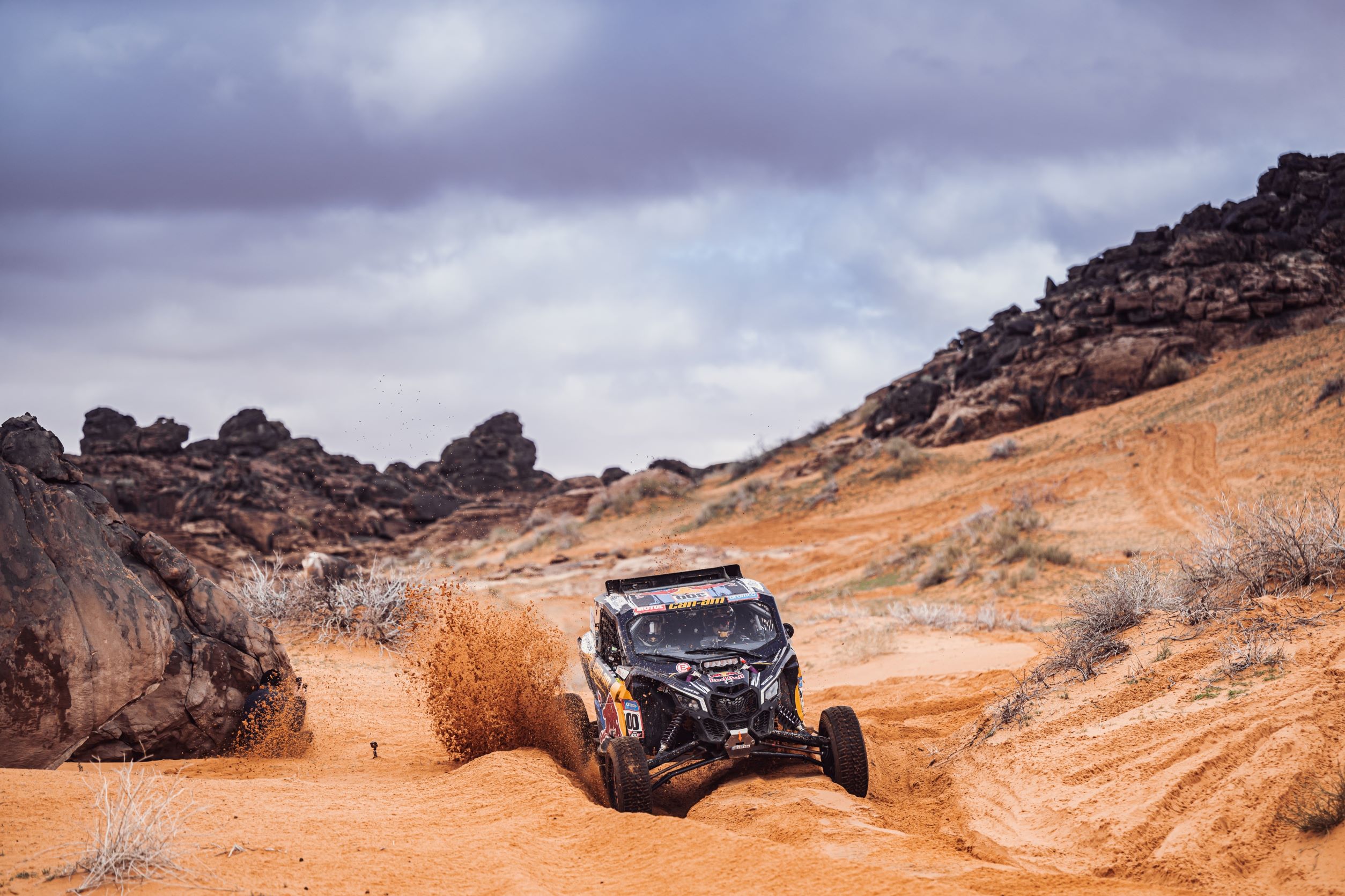 Francisco López volvió a tener complicaciones y se aleja del podio en el Dakar
