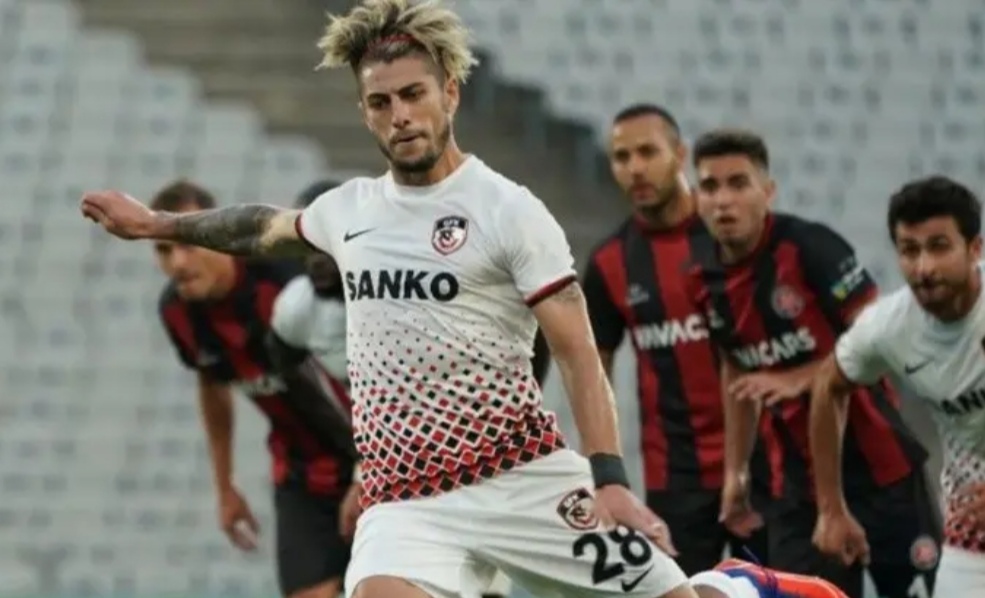 Ángelo Sagal cambió de equipo en Europa