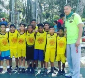Zeus dio el salto al mercado internacional: Vestirá a selecciones de basket venezolanas