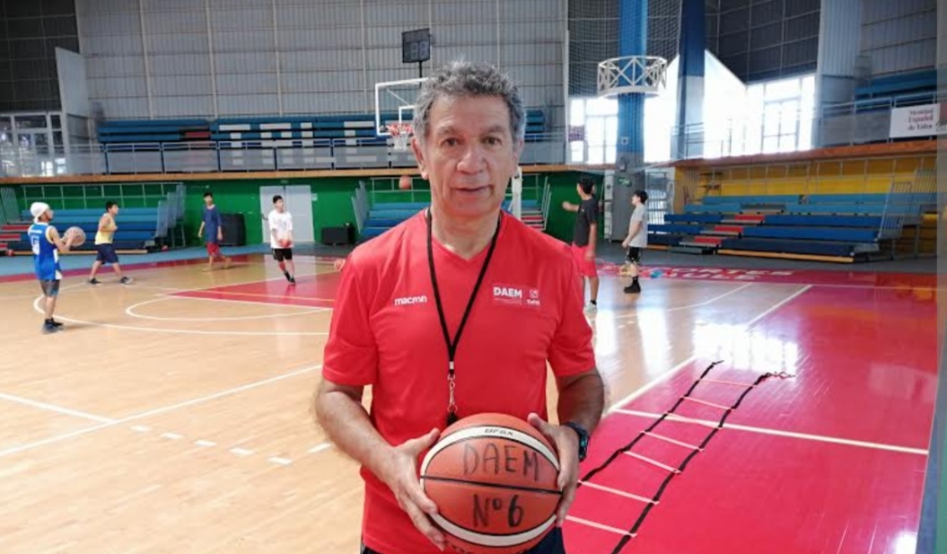 Gimnasio Regional al fin llevará la placa de Manuel Herrera Blanco