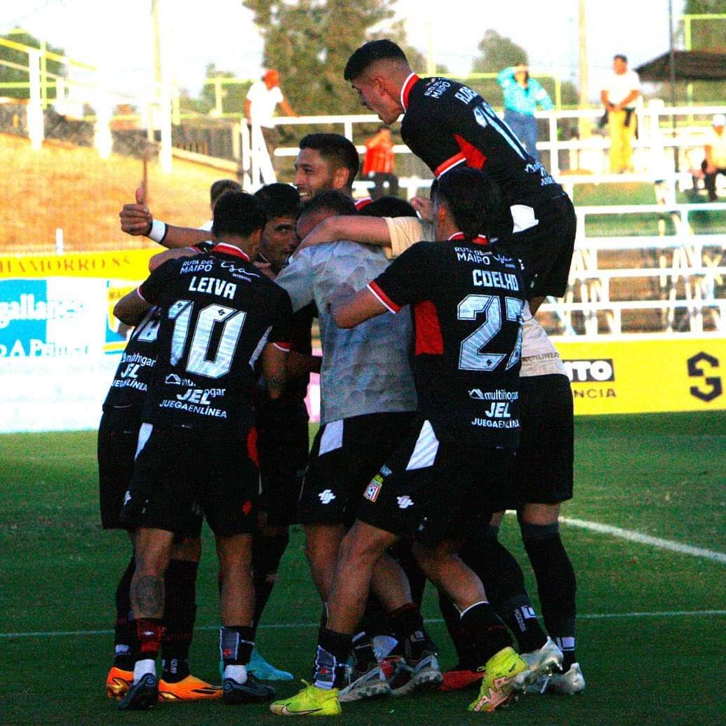 Curicó Unido ganó y respira en el fondo de la tabla