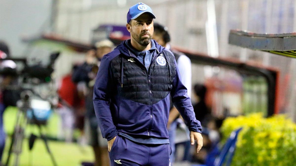 Hijo de ex campeón del mundo con Argentina se acerca a la banca del “Curi”