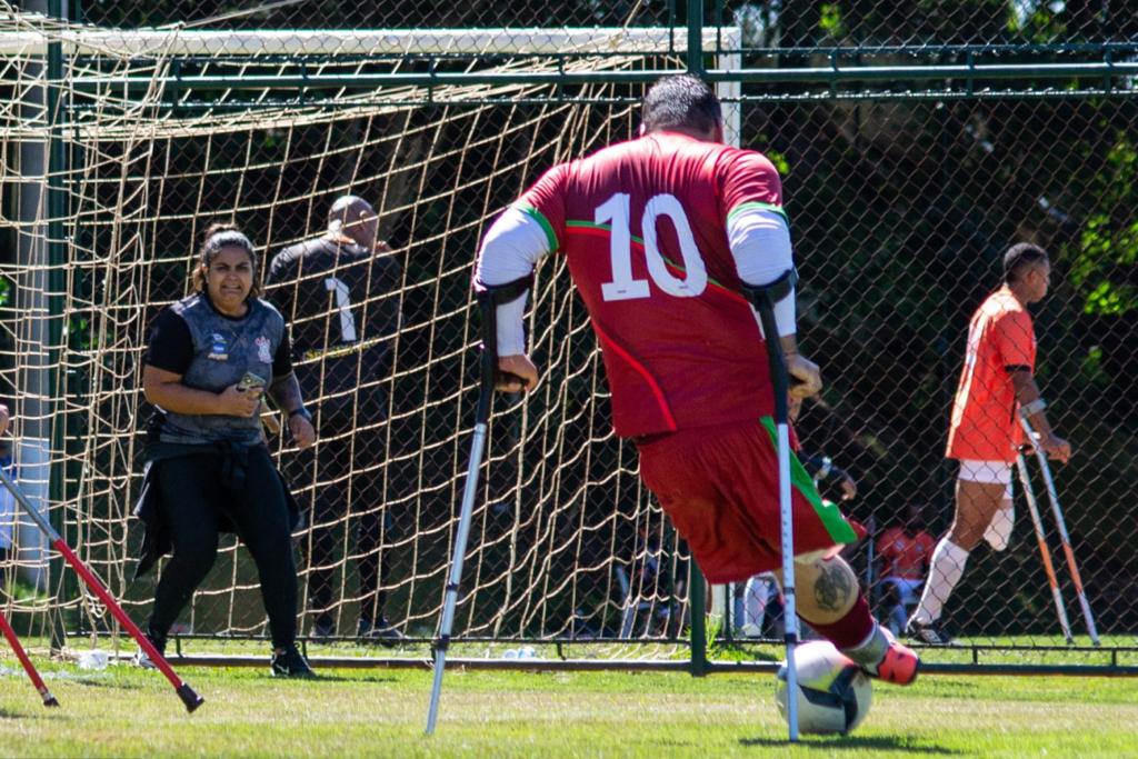 El jogo bonito llegó desde Talca: Felipe Lizana está siendo figura en Brasil