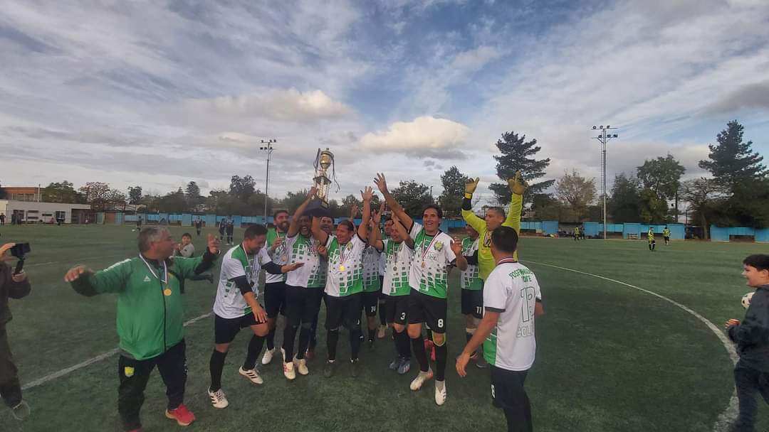 Columba la hizo cortita y se proclamó monarca en la Asofútbol Talca