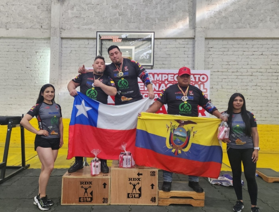 Talquino sobresalió en torneo internacional de lucha de brazos