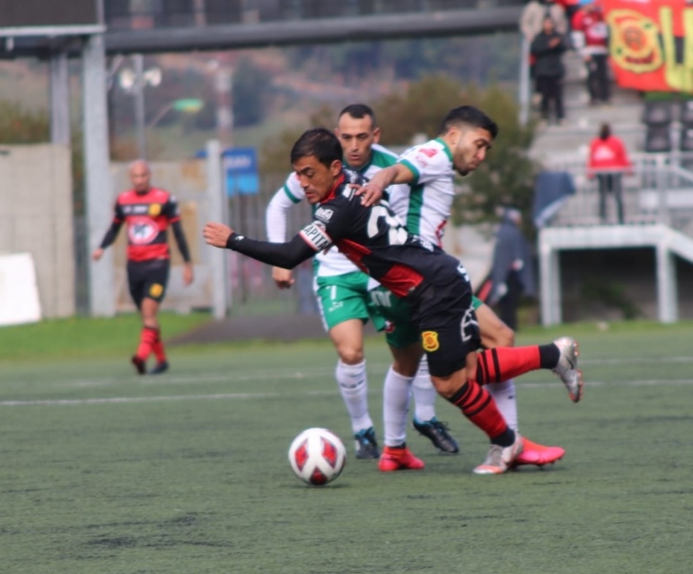 Se siguen cayendo posibles fichajes para llegar al Rojinegro