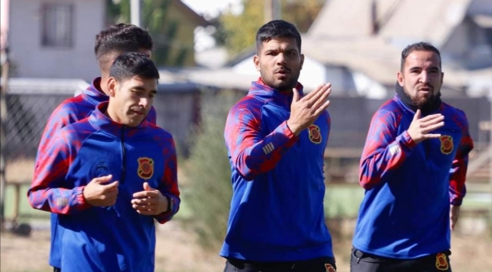 Nuevos fichajes de Rangers entrenan a la par de sus compañeros