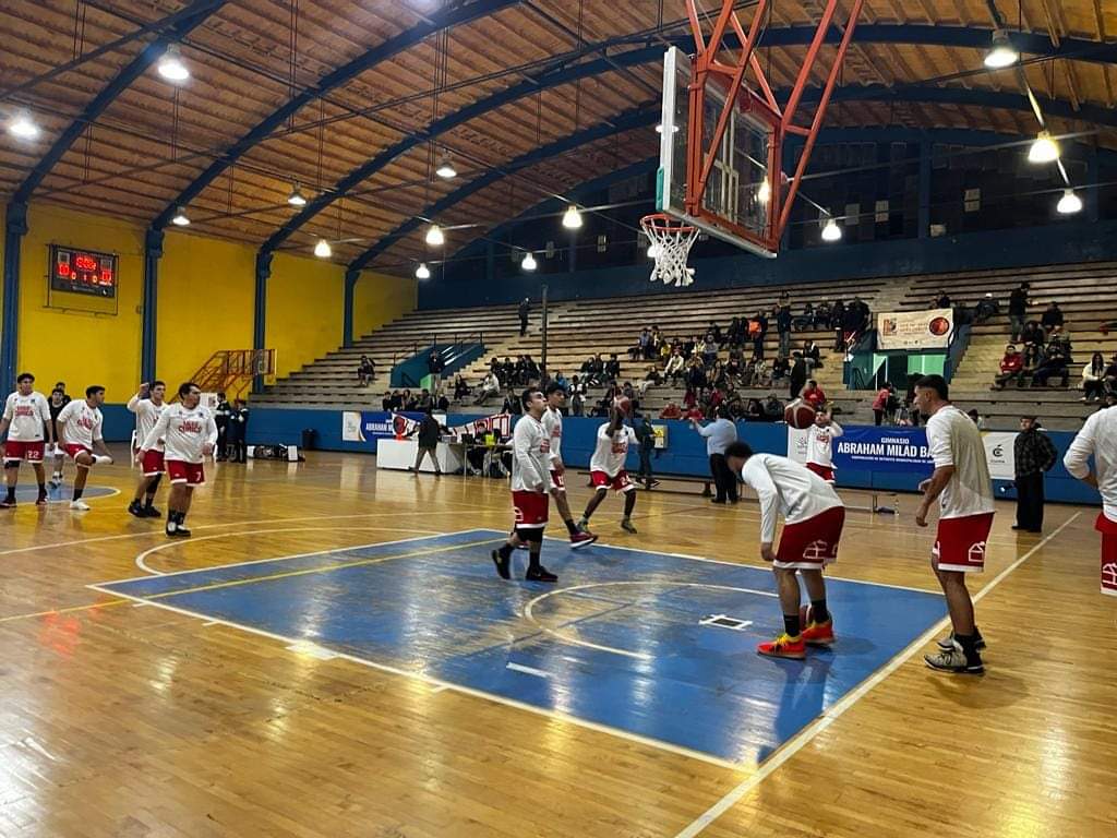 Liceanos ganaron en casa con más de un dolor de cabeza