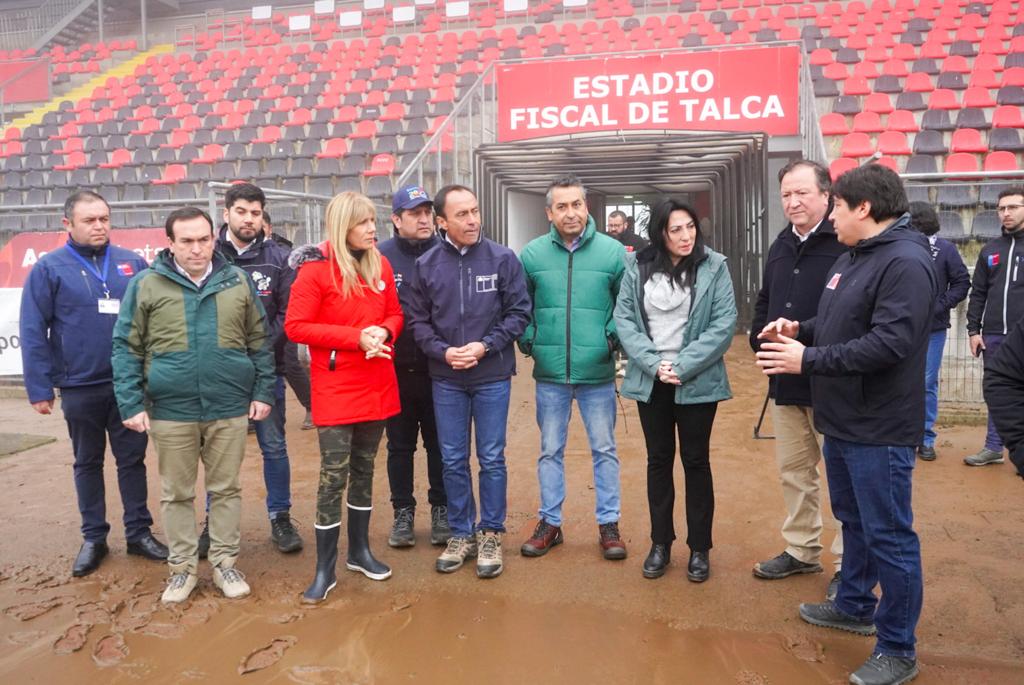 Ministro del Deporte visitó la región y entregó detalles sobre arreglos en el Fiscal
