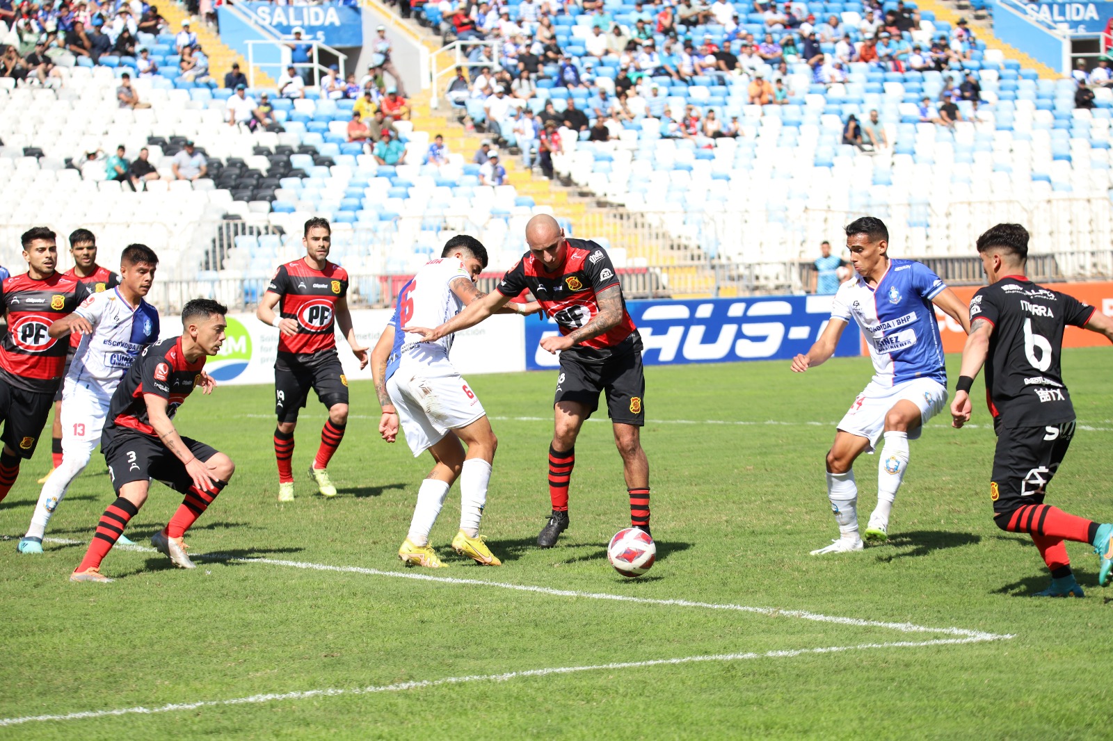 Rojinegro quiere mandar en Talca ante Barnechea