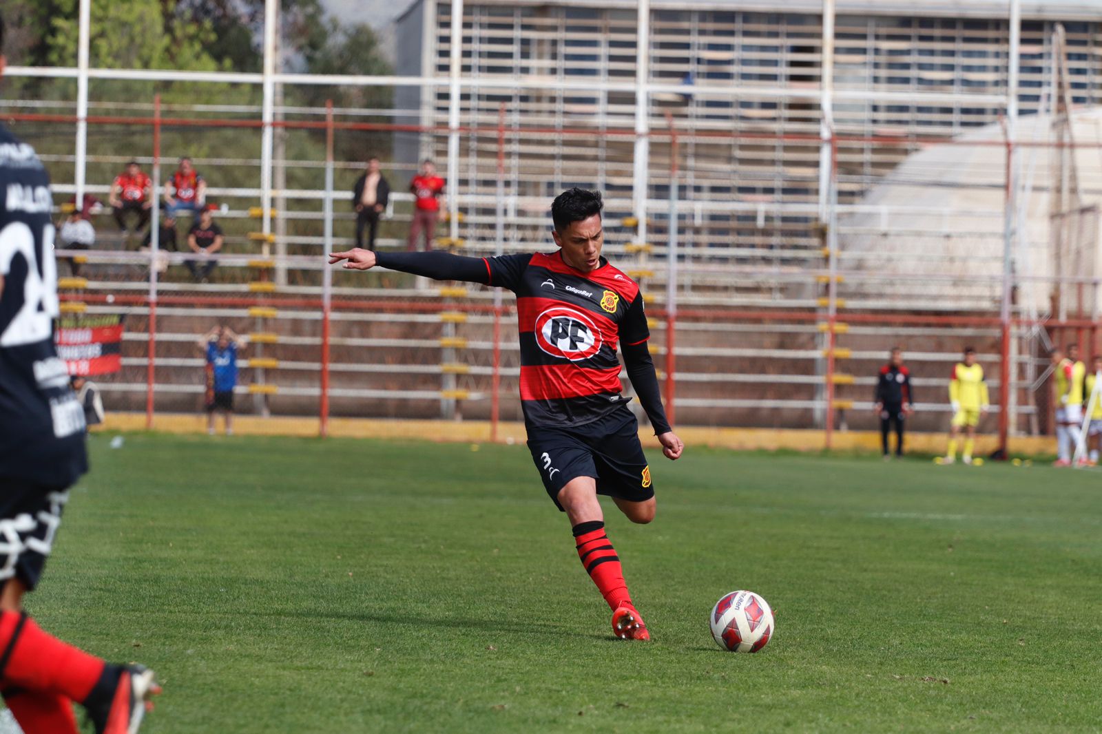Otra vez la ley del ex: Rangers goleado y con el descenso latente
