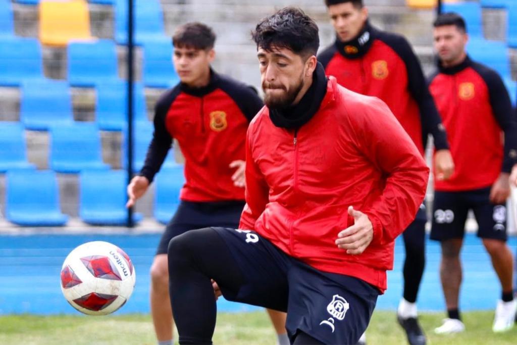 Rangers entrenó en Cauquenes  preparando su duelo ante el “Chago”