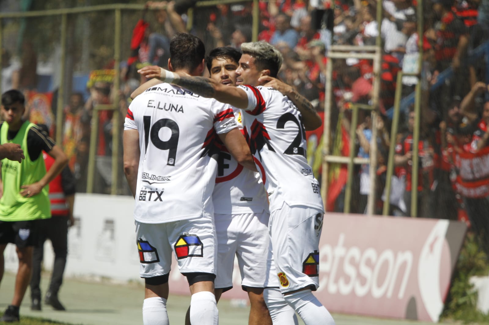 Fin al sufrimiento: Rojinegro ganó y aseguró la permanencia en la división