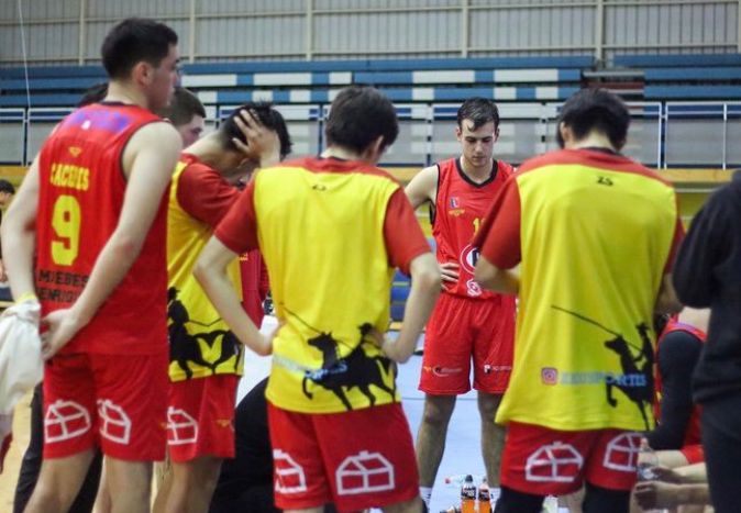 Español sin descanso y vuelve a las canchas este domingo