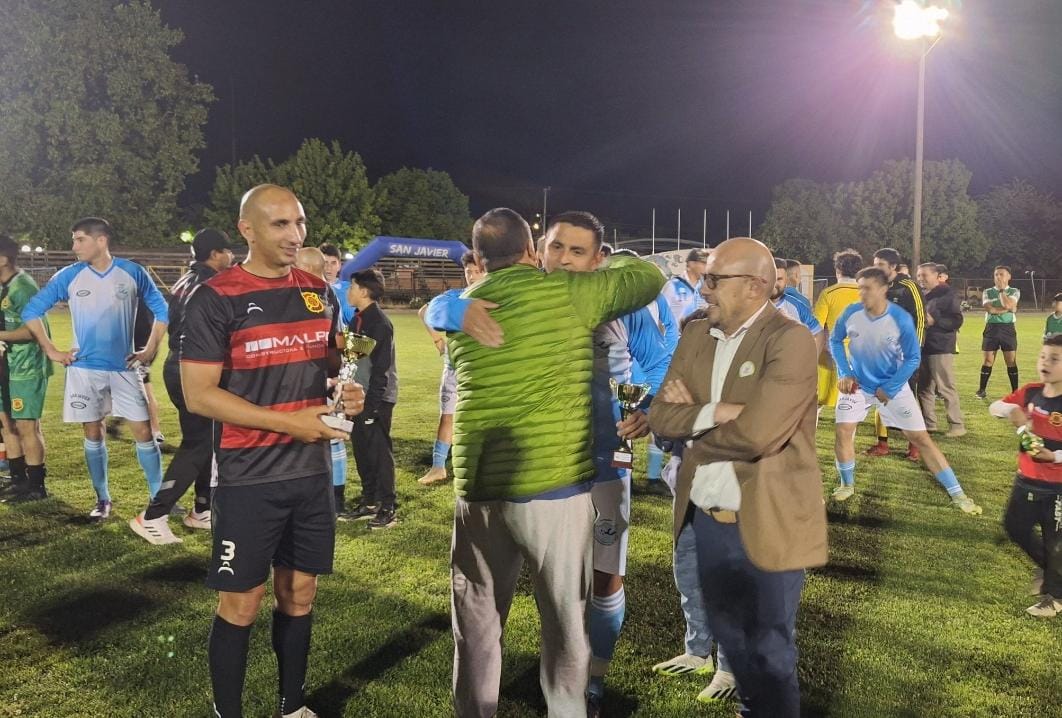 Rangers presentó varios jugadores del primer equipo en partido en apoyo a Teletón