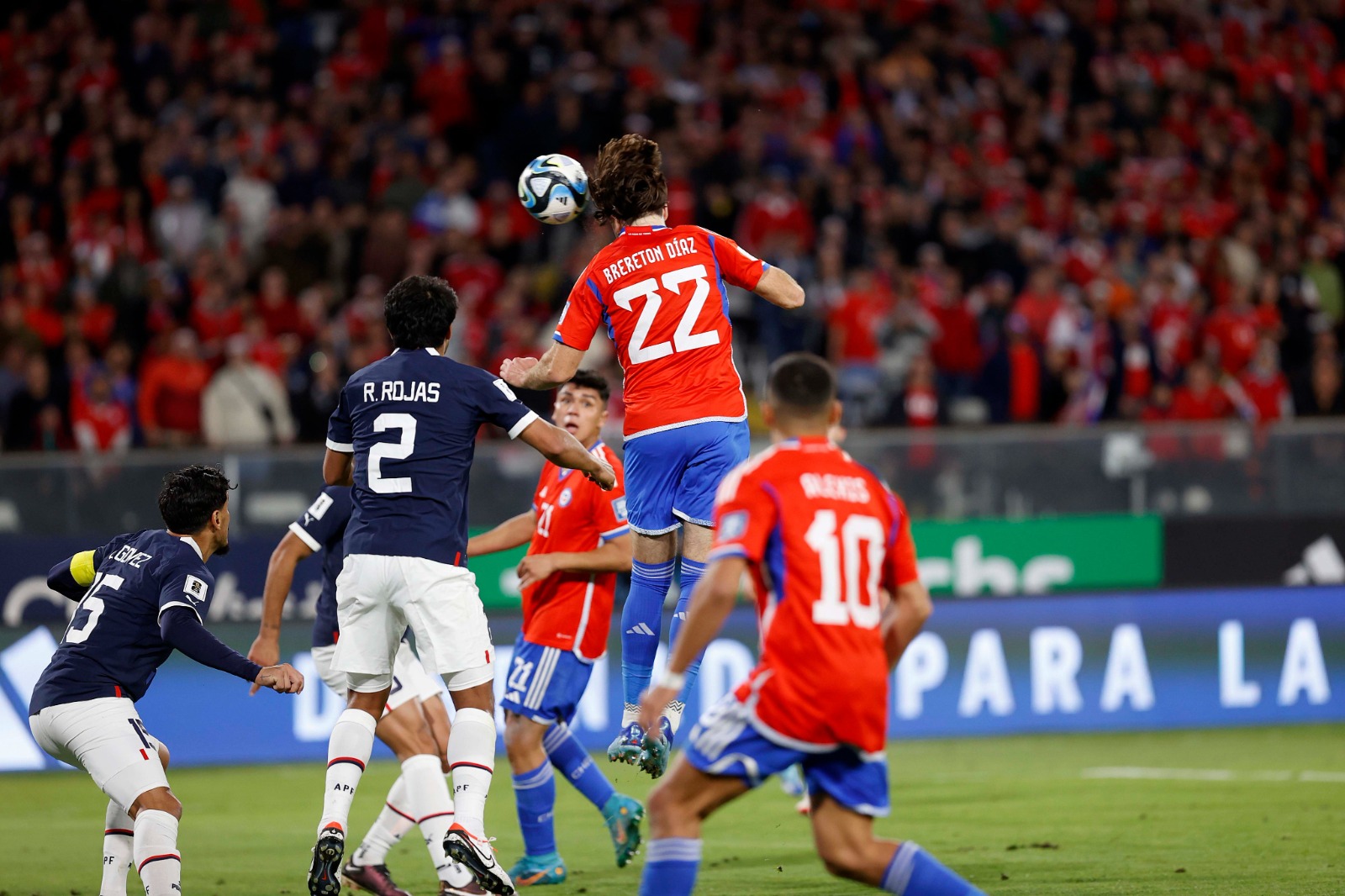 Talquino “agarra fierro caliente” tras salida de Berizzo en la Roja