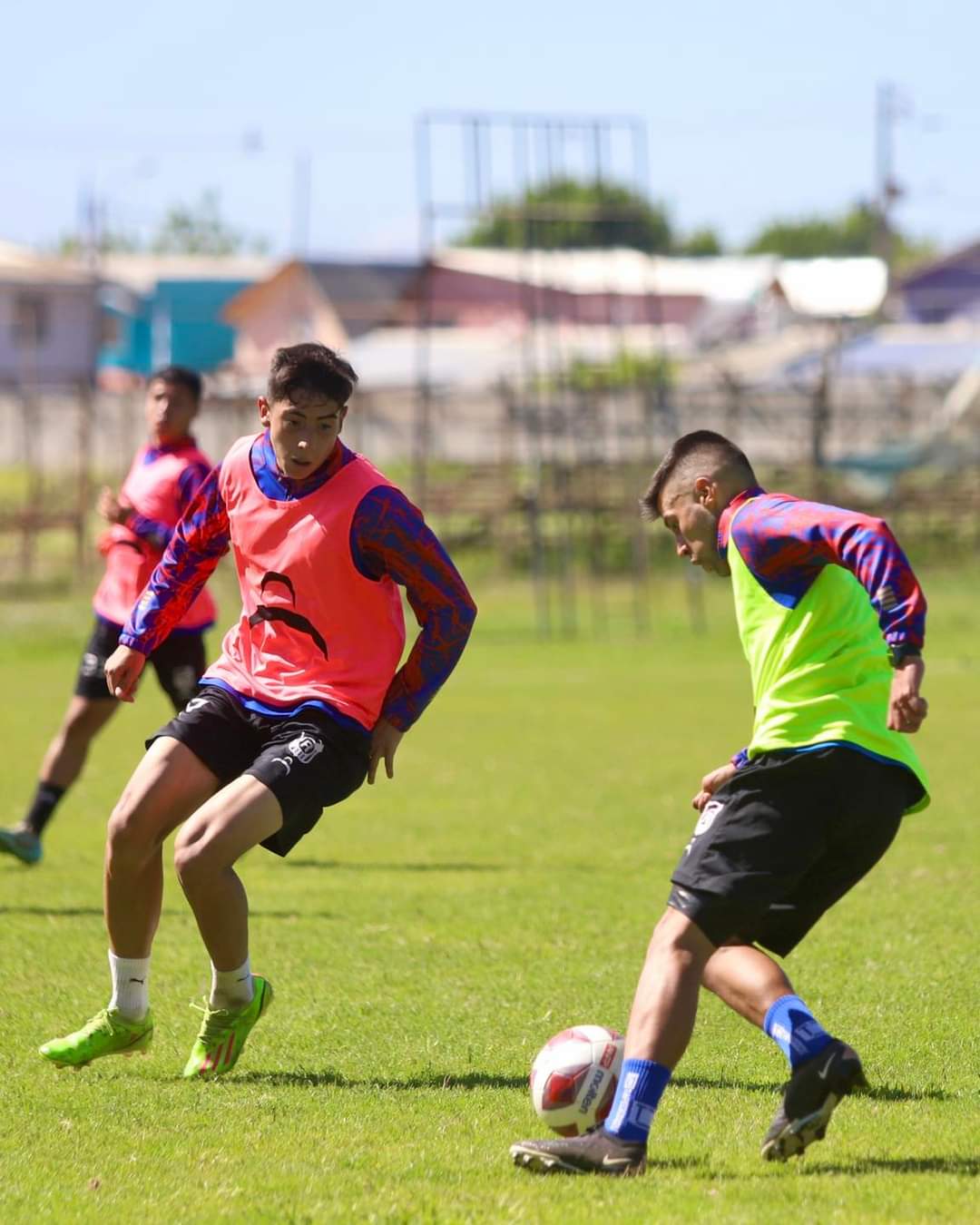 Llegó el día de las presentaciones de los primeros fichajes del Rojinegro