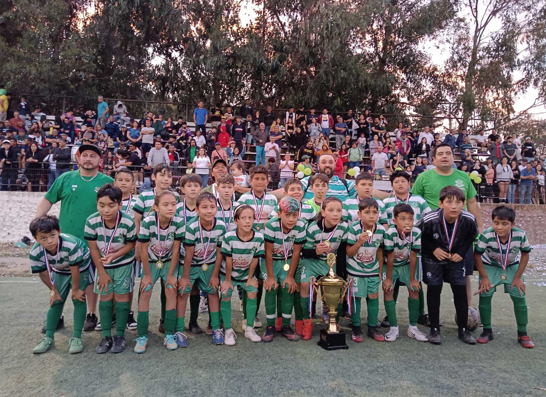 Broquitas dieron la vuelta olímpica en la Asofútbol 