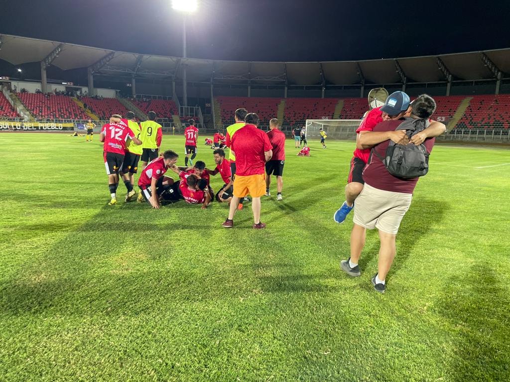 ¡Galpones de Río Claro se coronó campeón del Interregional zona Sur!
