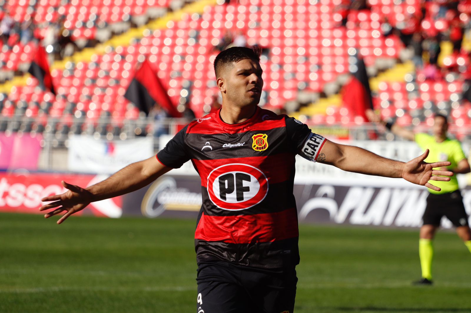 Lionel Altamirano fue oficializado en su nuevo Club