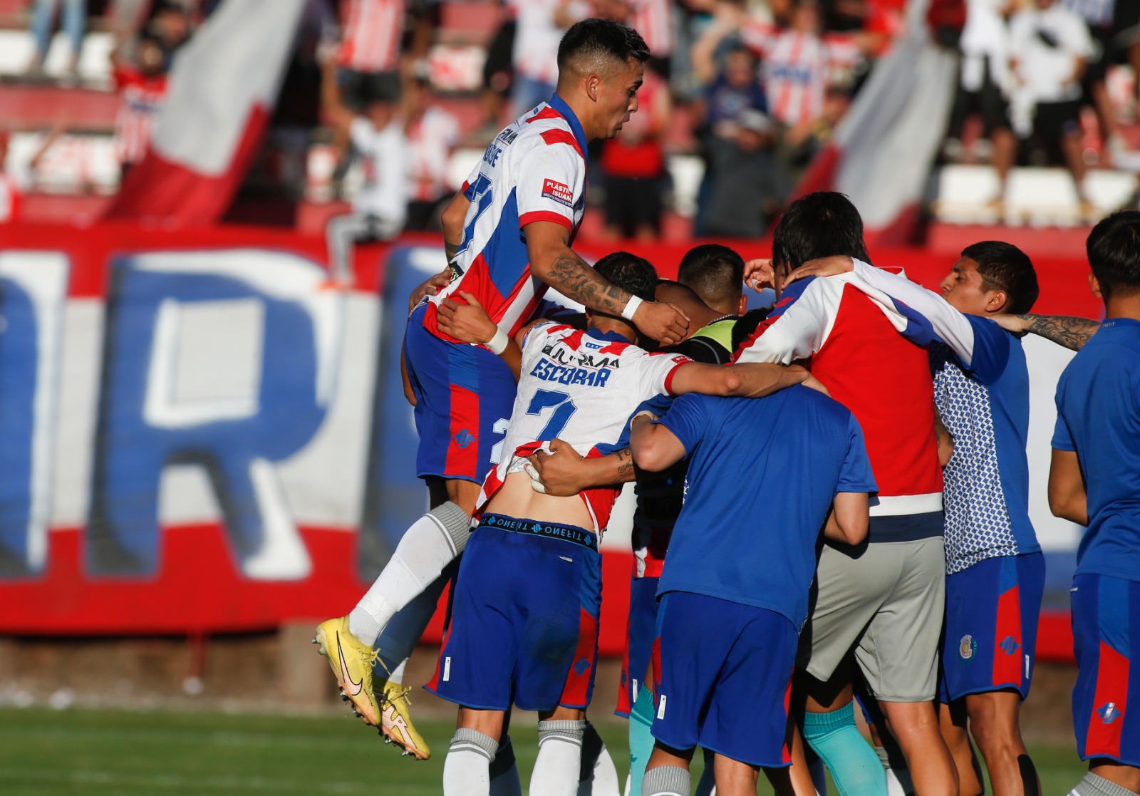 Deportes Linares va en apoyo de quienes más lo necesitan
