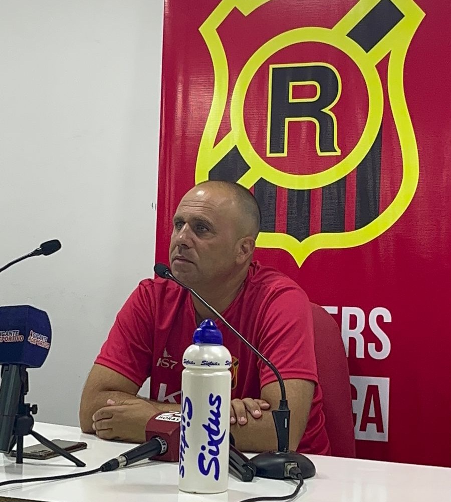 Juan José Luvera: “Tenemos que terminar de ajustar el plantel”