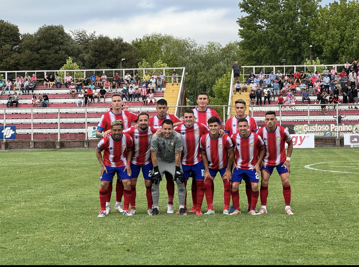 Deportes Linares tuvo “Tarde Albirroja” junto a su gente
