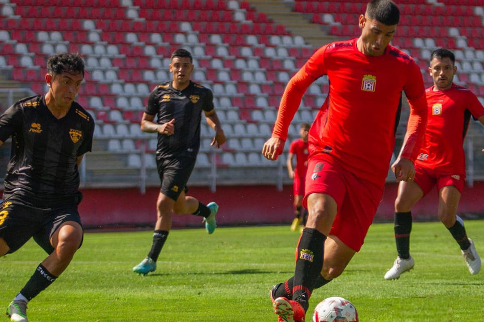 Curicó Unido presentará a su plantel 2024 en la “Noche Albirroja”