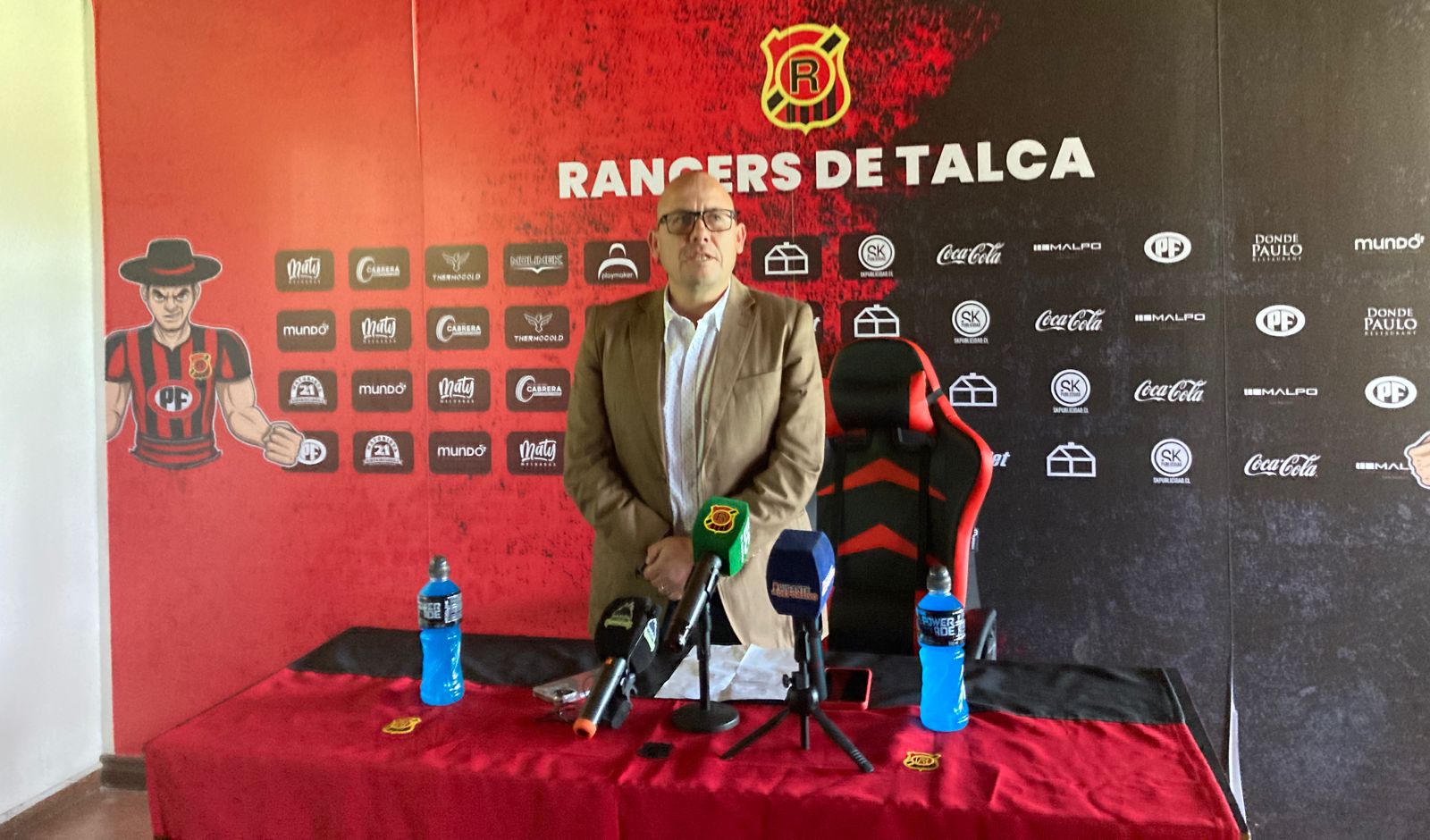 Nicolás Vilos e invasión al Fiscal: “Pudimos reconocer a gente conocida de la barra”