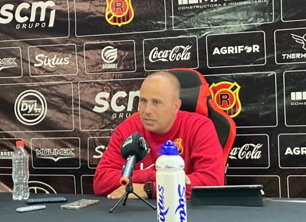 Luvera y fichajes: “Si vienen futbolistas, que sean aporte, sino a potenciar los jugadores que tenemos”