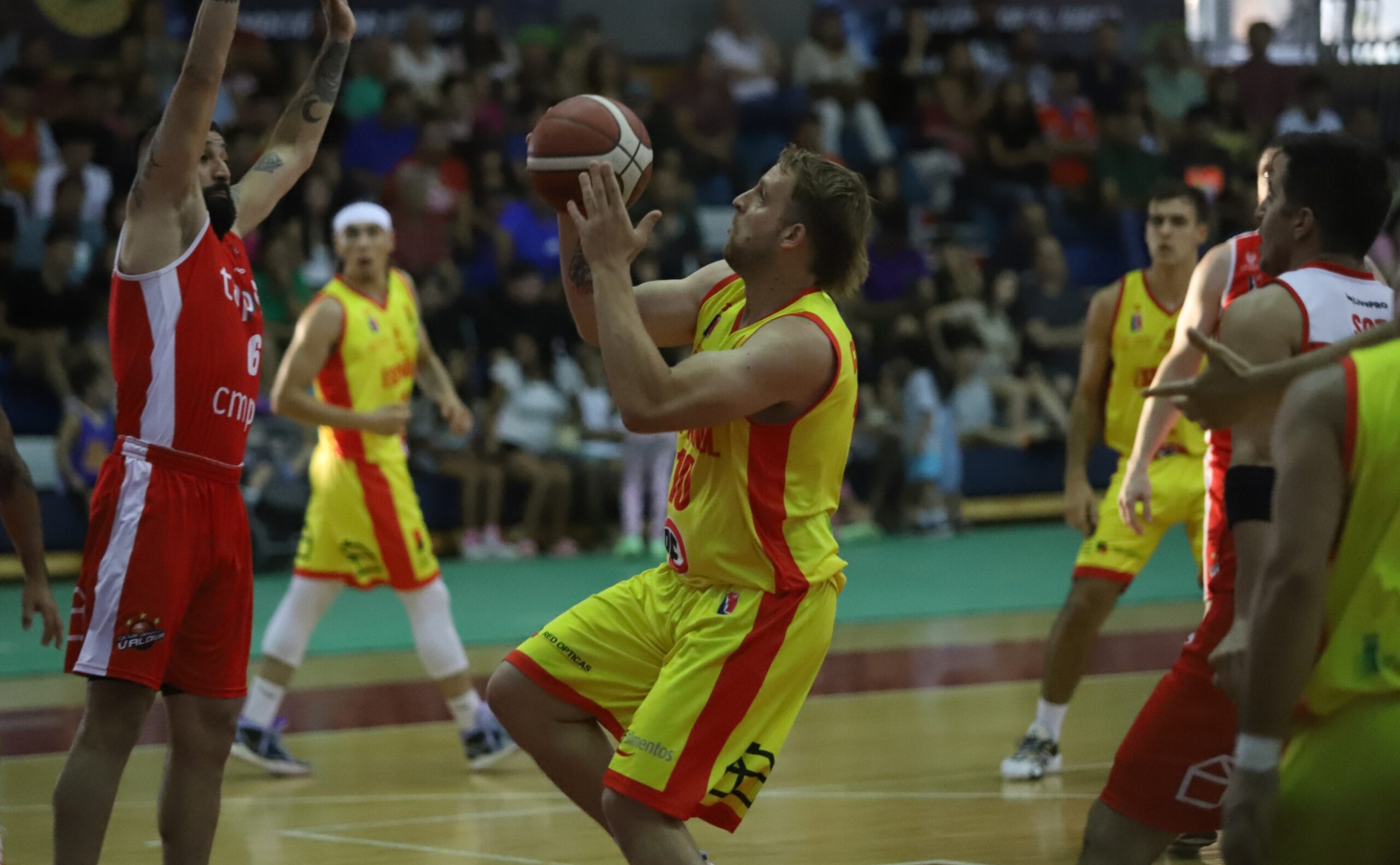 Español volvió al triunfo en la LNB