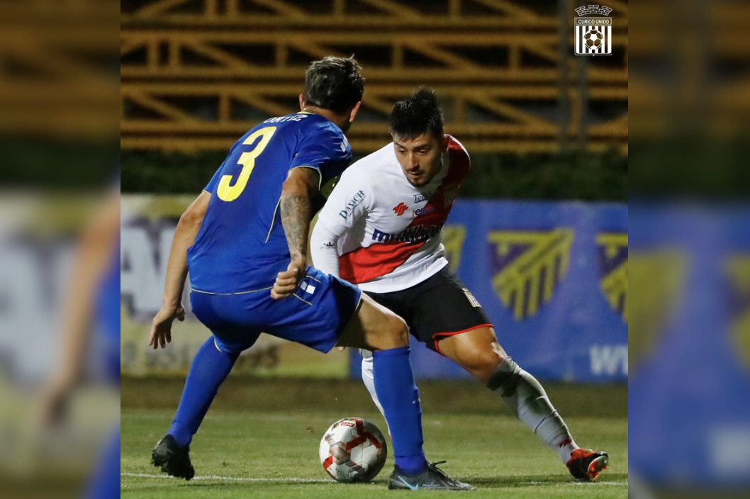Curicó fue sorprendido y goleado en la capital