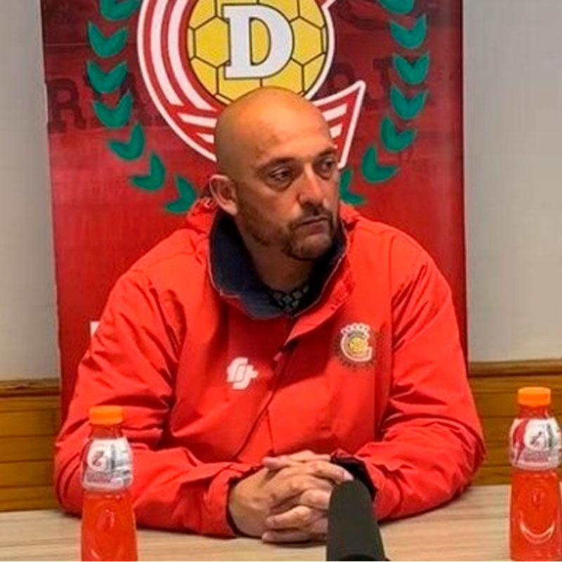 DT de Linares: “Nos mantenemos un poco inconexo con esa crítica de la gente o si no me volvería loco”
