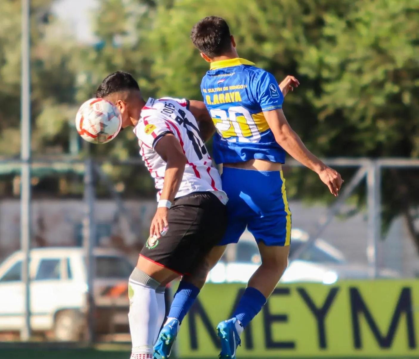 Deportes Linares afrontará partido clave con Lobos en el banco