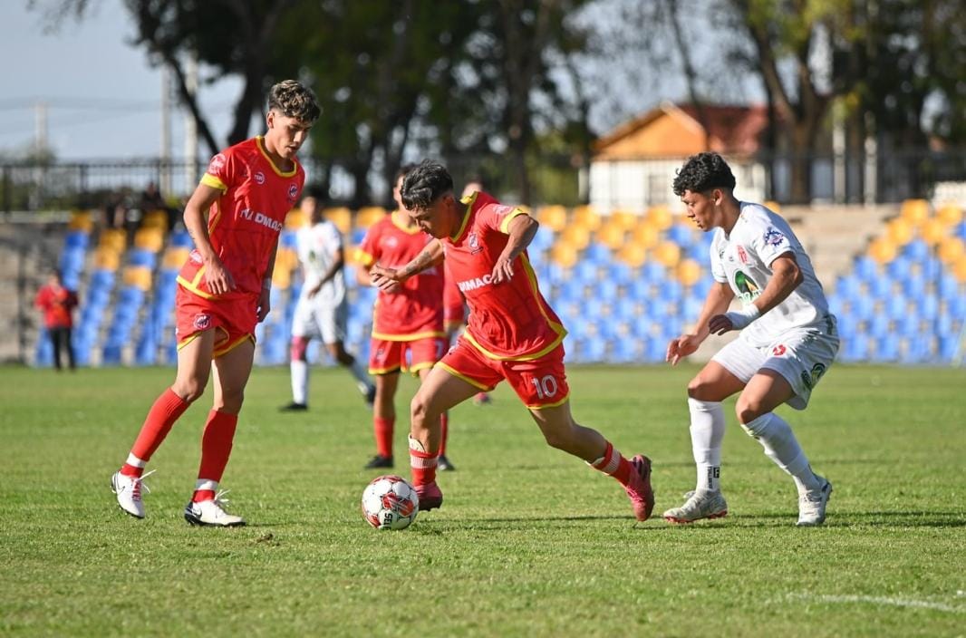Rojo cauquenino tuvo un magro debut en su reestreno en la competitividad