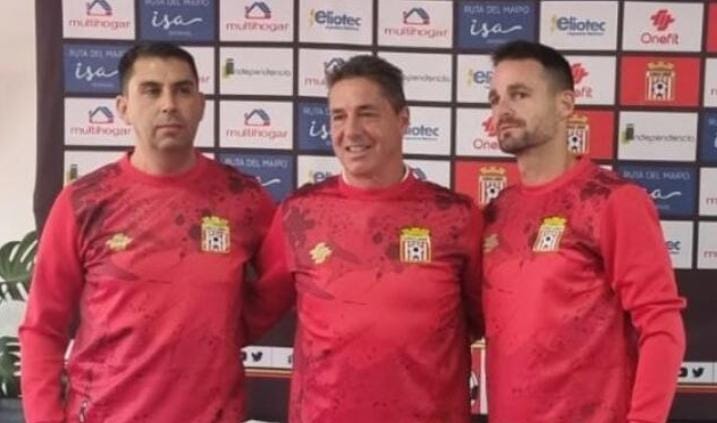 Curicó Unido presentó a su nuevo técnico que tiene paso por Rangers de Talca