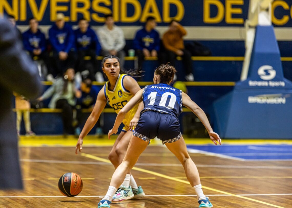 Talquina brilla en la Liga Nacional de Básquetbol femenina defendiendo a la UdeC