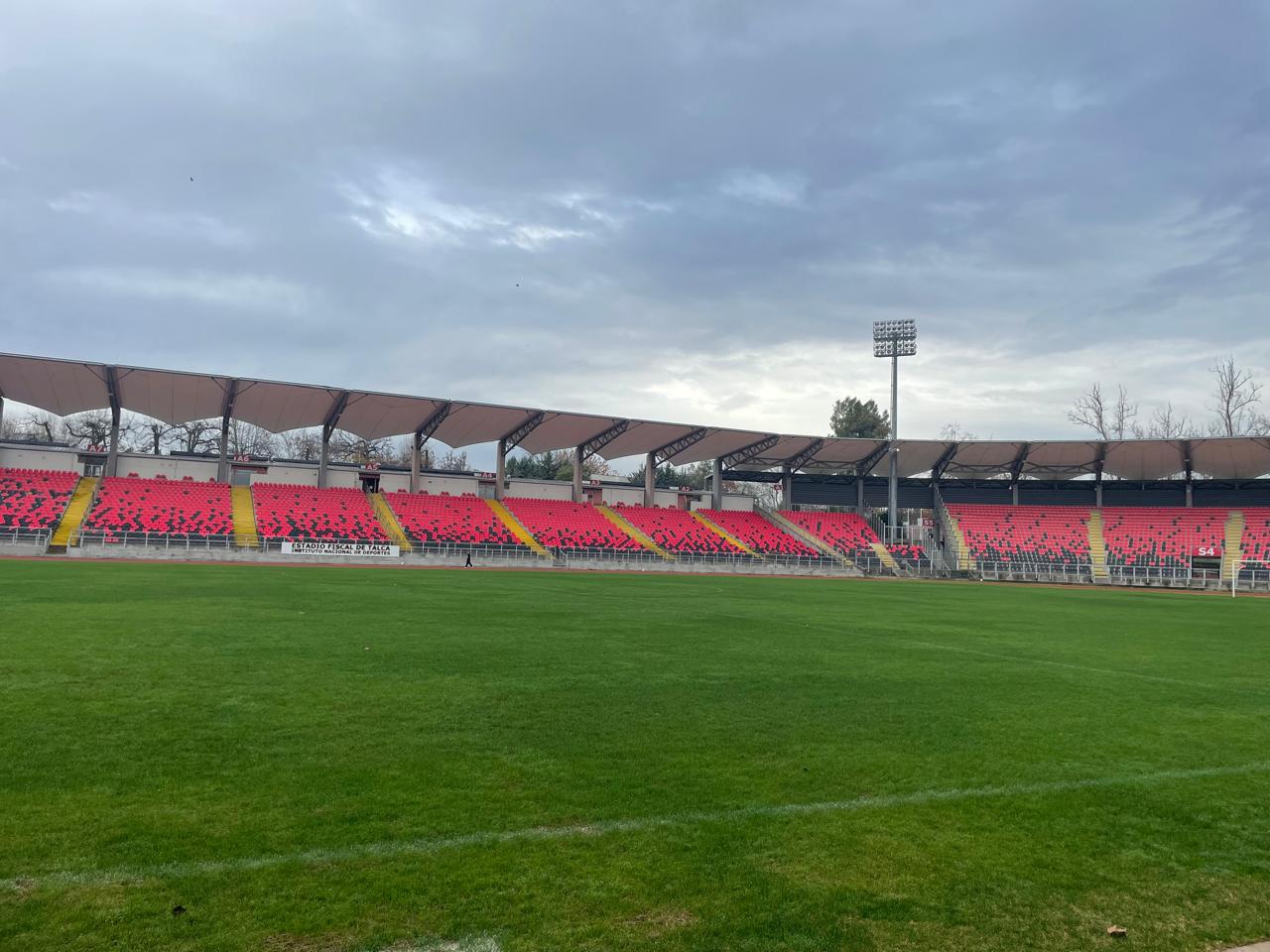 Estadio Fiscal de Talca recibió nueva visita técnica por parte de la FIFA
