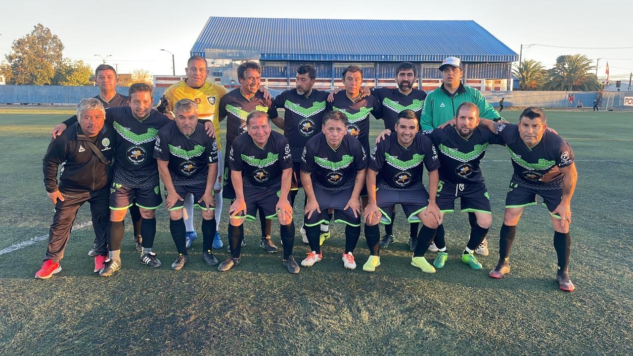 Contra viento y marea: Asofútbol Talca programó liguillas en viejos de 45 pepas