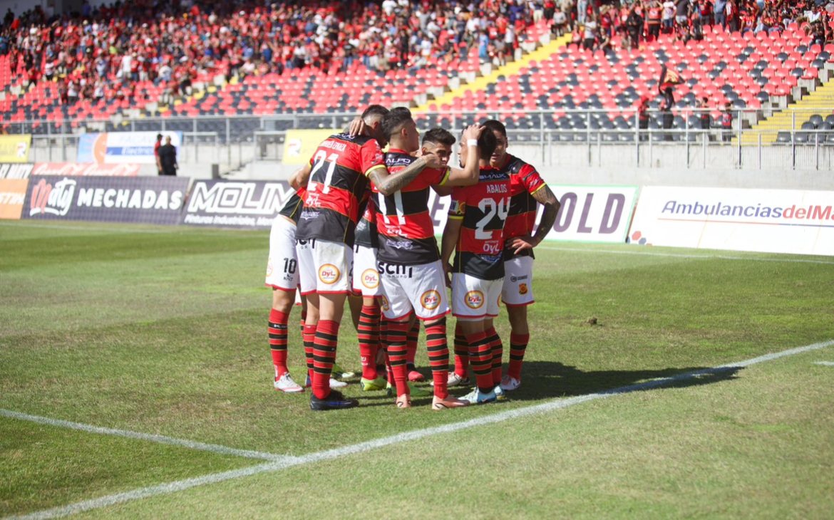 Plantel de jugadores y cuerpo técnico de Rangers en periodo de vacaciones