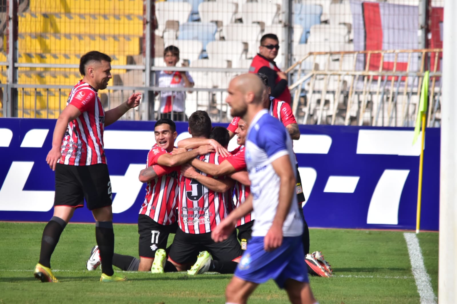 Curicó logró agónico empate en el Norte del país