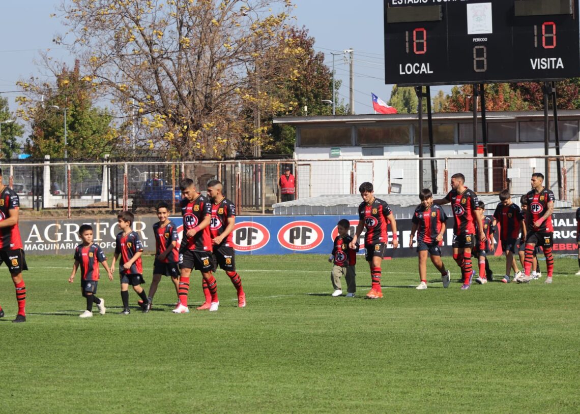 Jugador de Rangers dejó atrás lesión y entrena a la par de sus compañeros