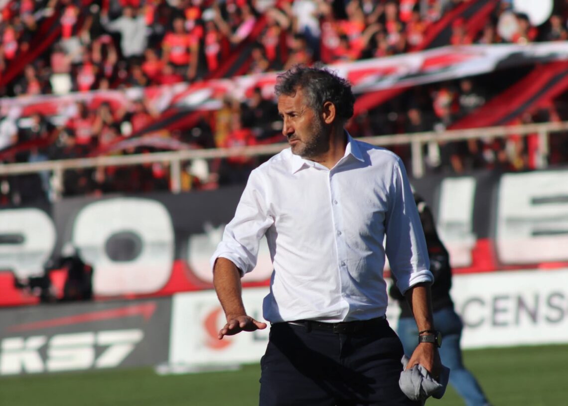 Se acabó la era de Miguel Ponce en Rangers y ya suenan nombres