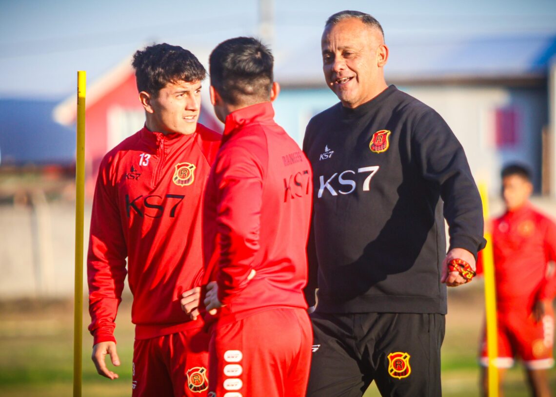 Erwin Durán tuvo su primer acercamiento con el plantel de Rangers de Talca