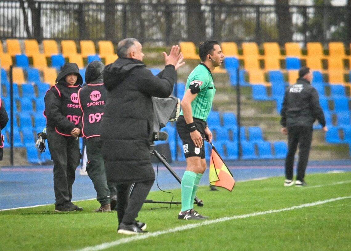 Paso en falso y crítica arbitral: Erwin Durán apuntó al juez tras la goleada en Calama