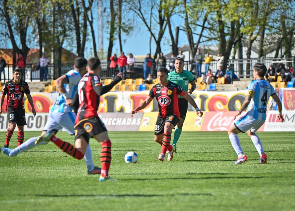 El tridente en ataque que preparó Durán para enfrentar a Wanderers