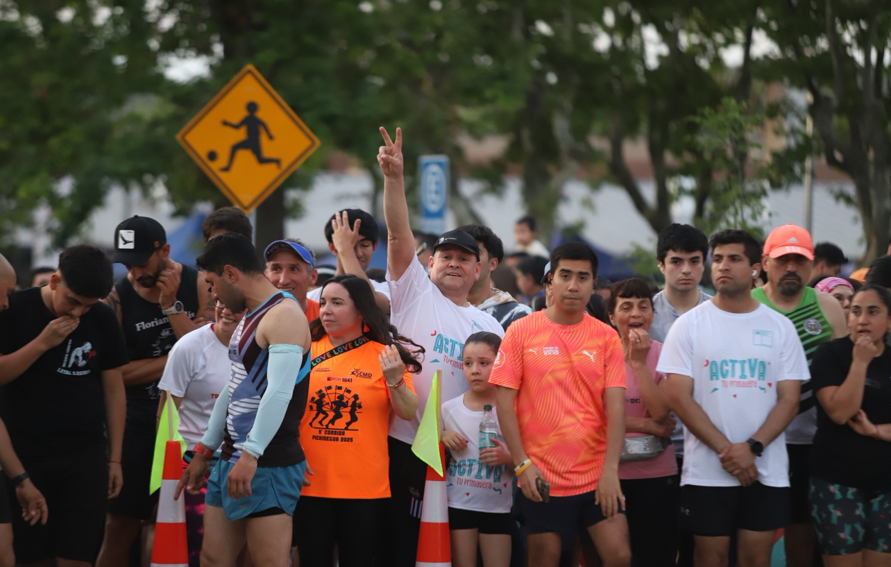 Cerca de 2 mil personas se tomaron la Alameda de Talca en la Corrida Familiar Nocturna “Activa tu Primavera”